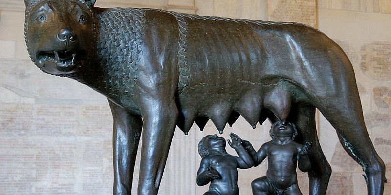 ローマの始祖ロムルスとレムスを育てたとされる狼像