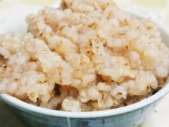 楠公炊きで炊かれた米、食感はお粥に近い