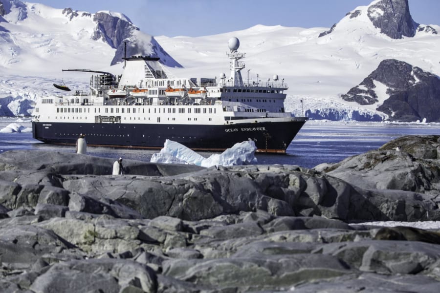 極地観光船「オーシャン・エンデバー」