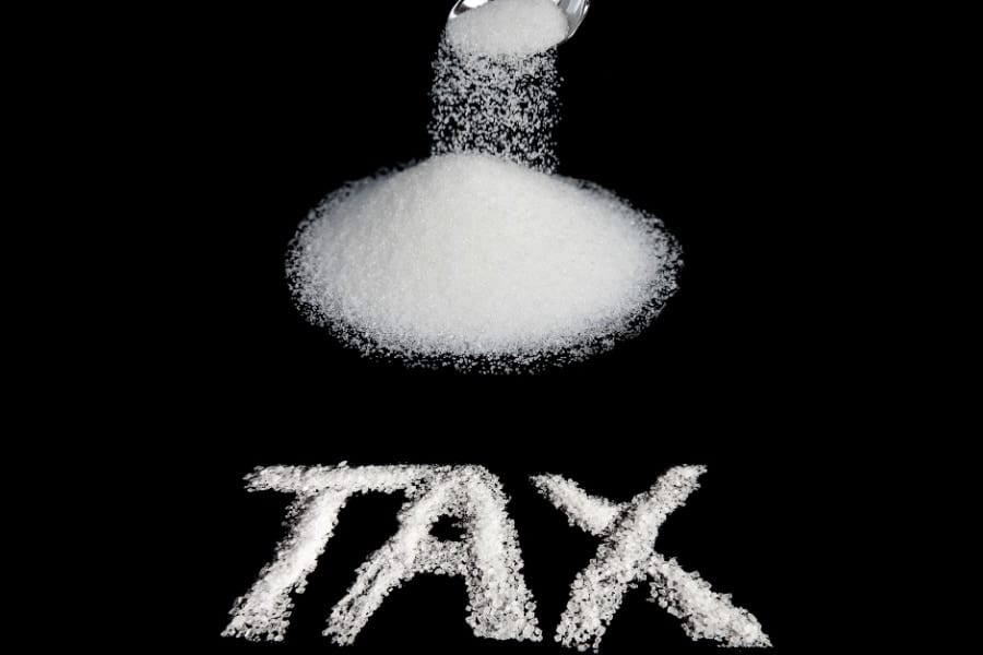 主に砂糖が入っている飲料に課される「砂糖税」
