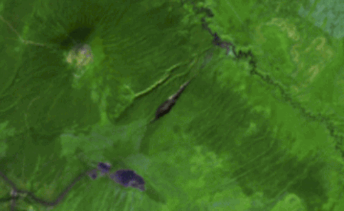 1991年～2022年のバタガイカ・クレーターの衛星画像。拡大し続けている