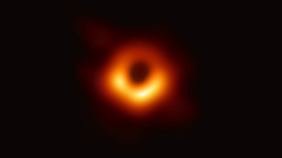ブラックホールの周囲をまわる降着円盤を捉えたもの
