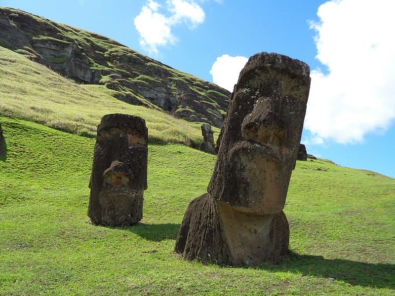 イースター島に建てられている実際のモアイ像