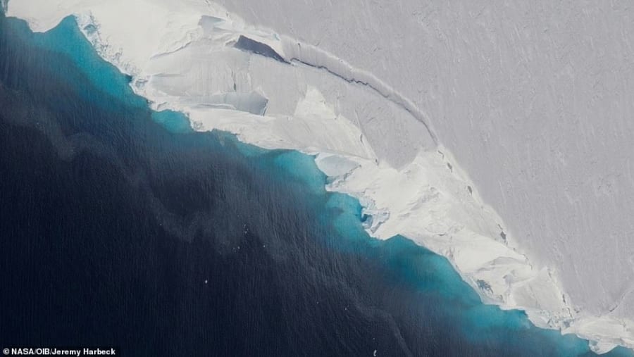 地球どうなっちゃうんです？ 恐ろしいスピードで拡大する「巨大な穴」を南極のスウェイツ氷河で発見