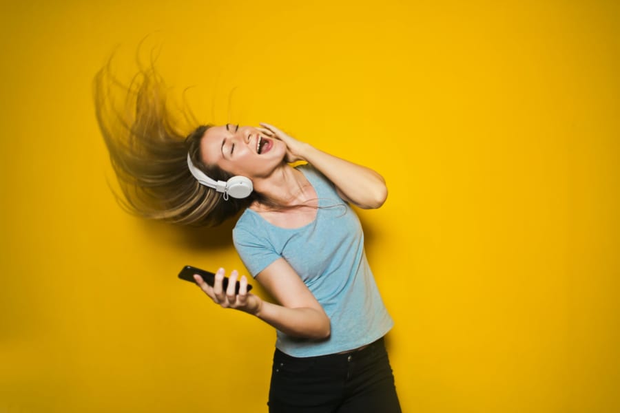 「感情移入しやすい人」は音楽を聞くと特殊な脳活動が起きることが判明