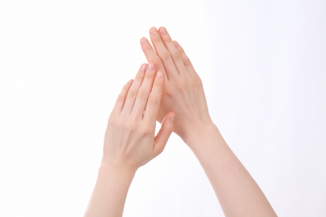 薬指の力の強さと自閉症傾向に関係があるという研究が発表　自閉症解明に前進