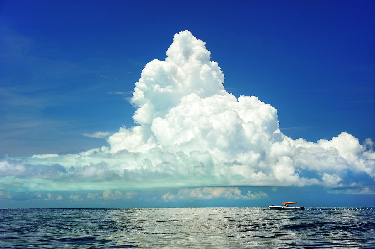 なぜ雲は空に浮くことができるの ナゾロジー