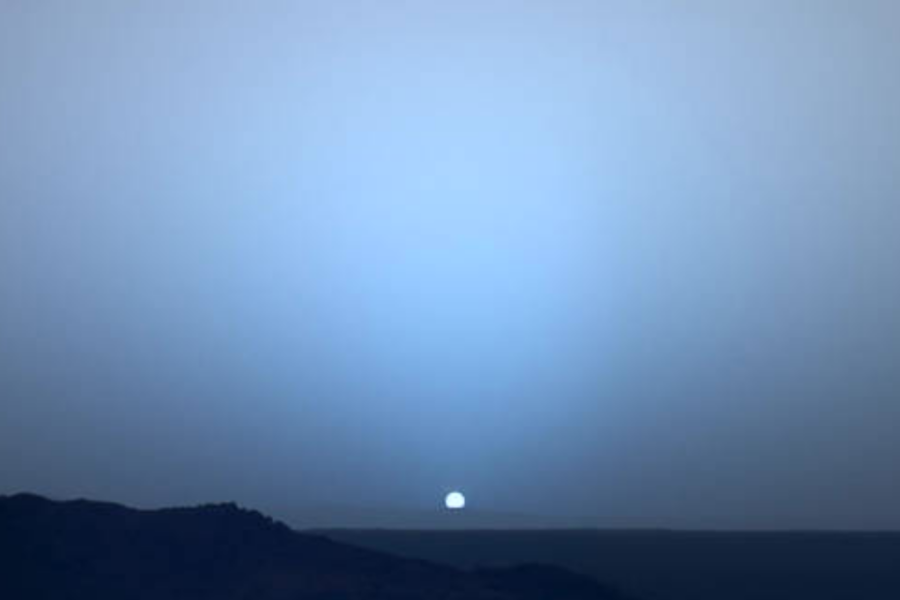 火星の夕焼けはなぜ「青い」のか？　光の散乱と大気の美しい関係