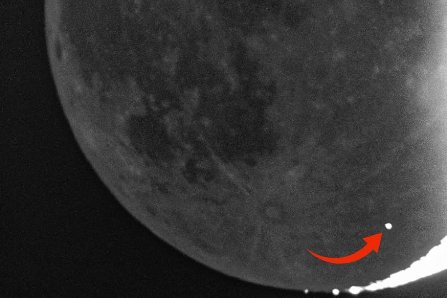 月面への隕石衝突で生じた「巨大閃光」を日本の博物館学芸員が自宅から撮影！