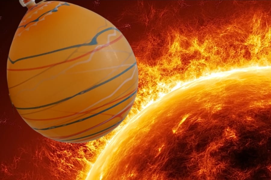 太陽に同サイズの巨大水風船をぶつけたら火が消えるのか？