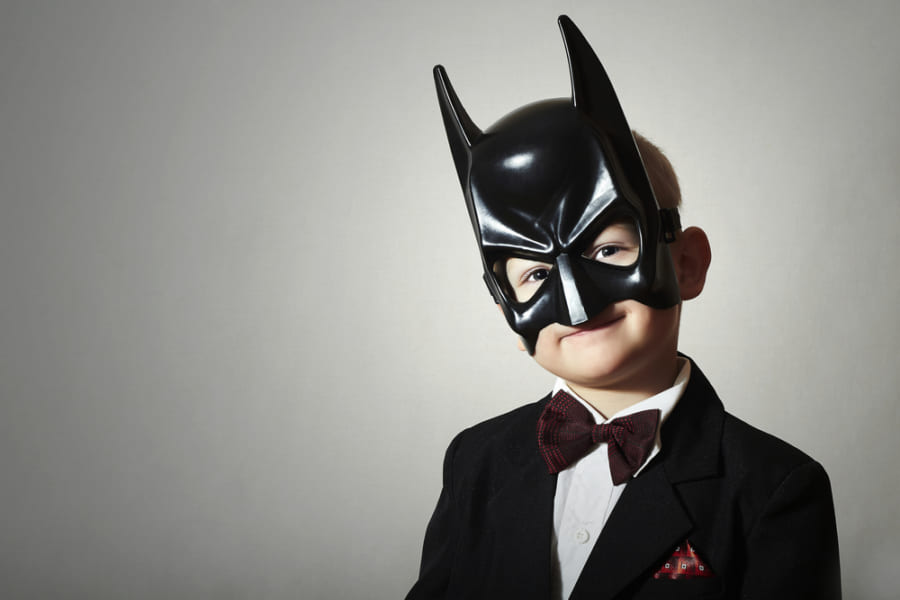 子どもは”なりきりヒーロー”で集中力が高まると判明！「バットマン効果」とは？