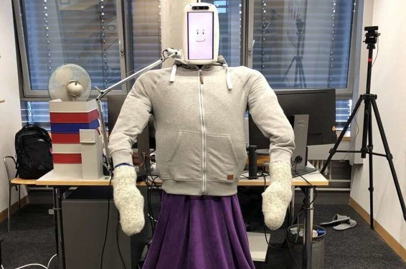 ユーザーの望み通りに「優しく抱きしめてくれるロボット」を開発