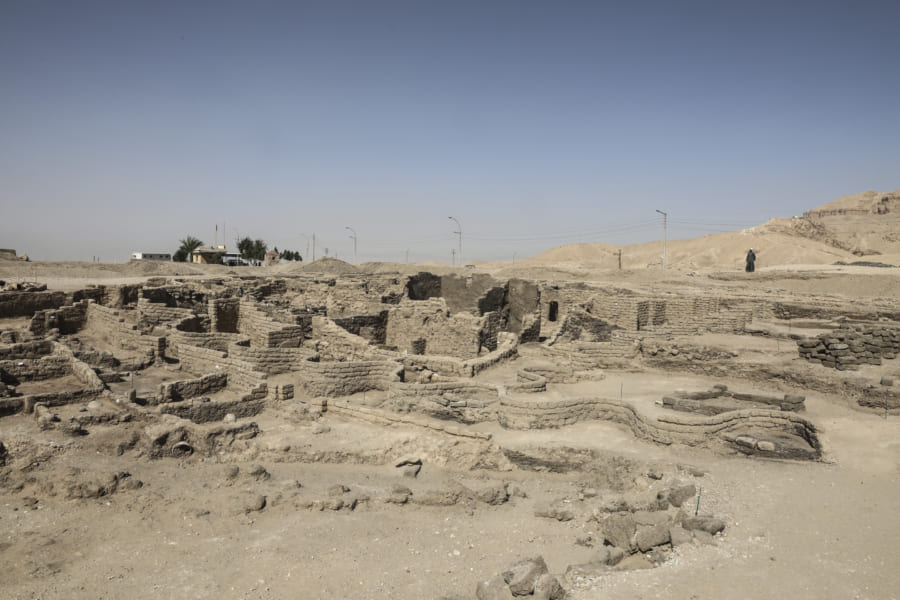 古代エジプトの「失われた黄金都市」を発見！　ツタンカーメンの墓に次ぐ最重要の遺跡